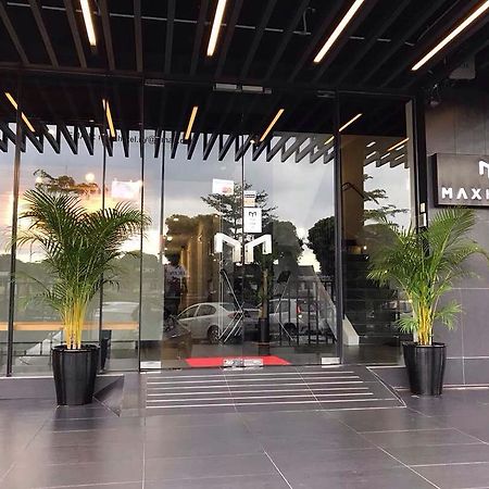 Max Hotel Субанг-Джая Экстерьер фото