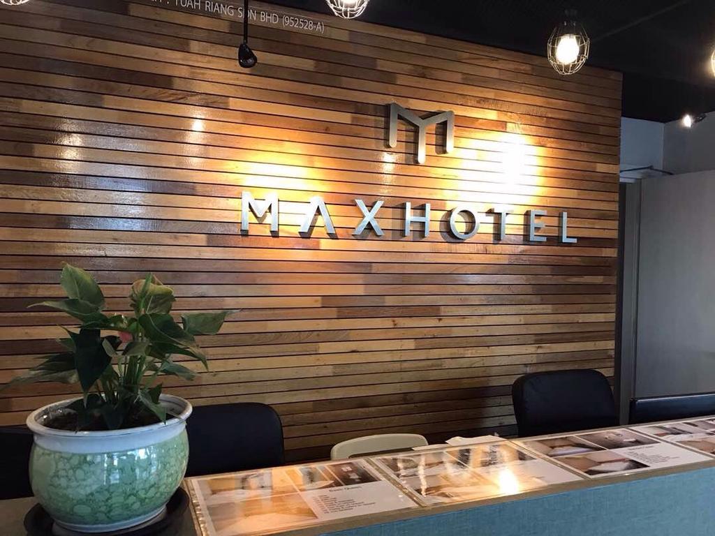 Max Hotel Субанг-Джая Экстерьер фото