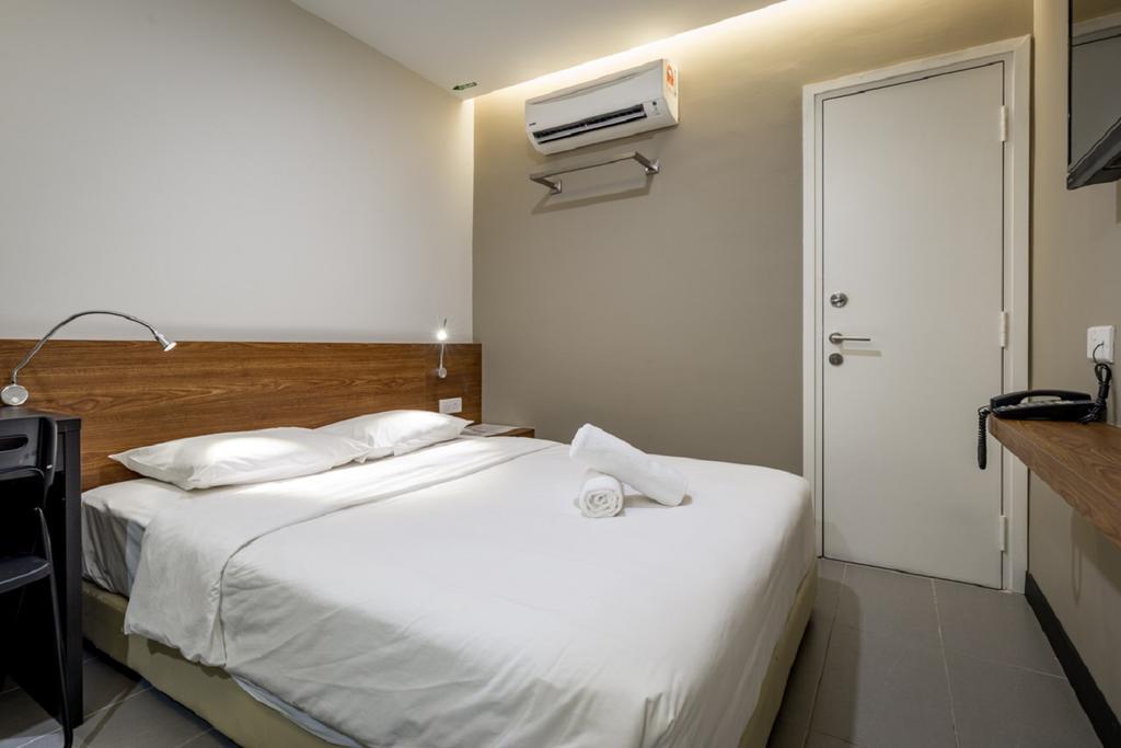 Max Hotel Субанг-Джая Экстерьер фото
